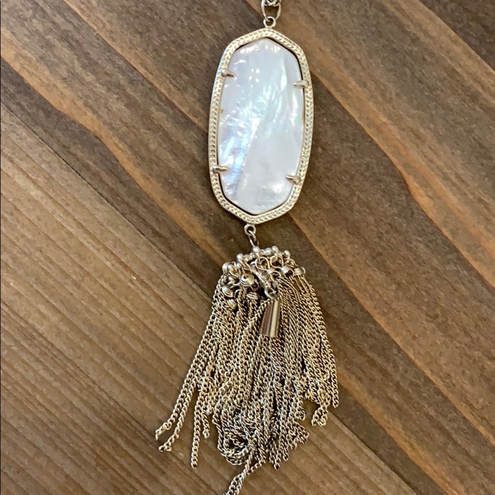 Kendra Scott Iridescent Pearl Rayne necklace